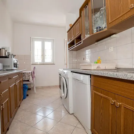 Apartment Gesamte In Bis 8 P,mit Pool,2 Balkonen,garten,grill *