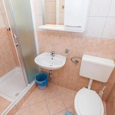 Gesamte In Bis 8 P,mit Pool,2 Balkonen,garten,grill Apartment *