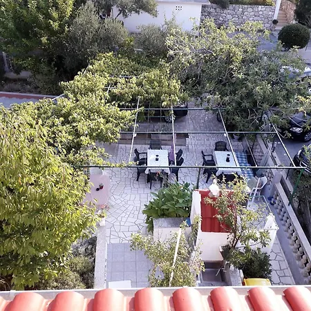 Apartment Gesamte In Bis 8 P,mit Pool,2 Balkonen,garten,grill Palit